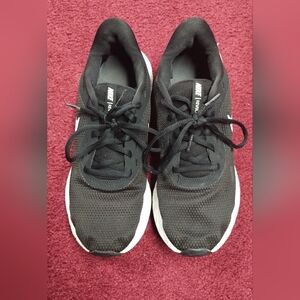 Nike Revolution Black Athletic Shoes, Size 10W Sneakers Men’s